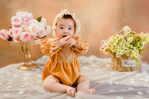 黄山宝宝揉眼睛揉鼻子